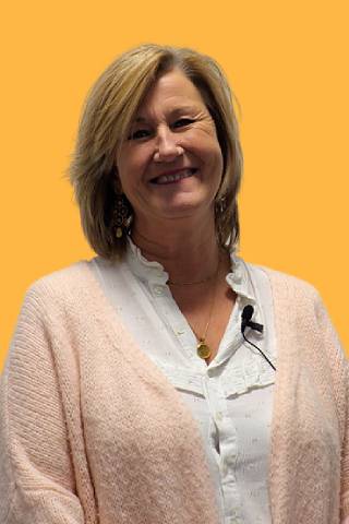 Isabelle, directrice de région adjointe O2