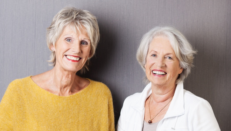 photo 2 femmes senior salariees O2